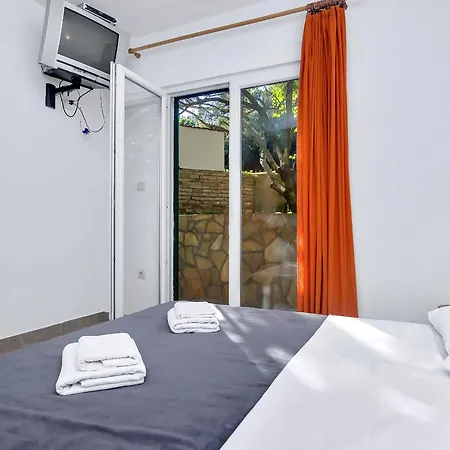 Nikola Guest house
